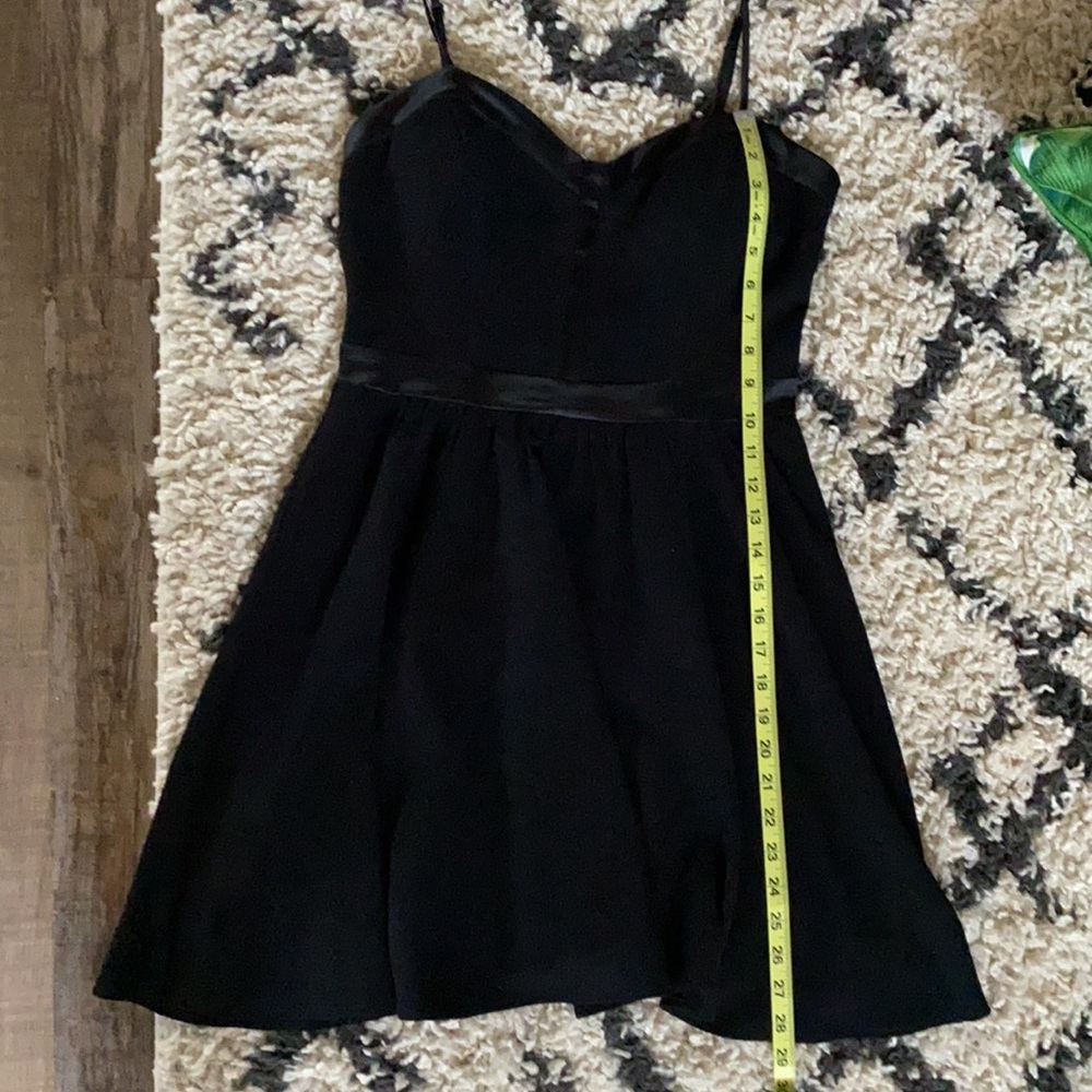 Guess • LBD - Picture 8 of 8